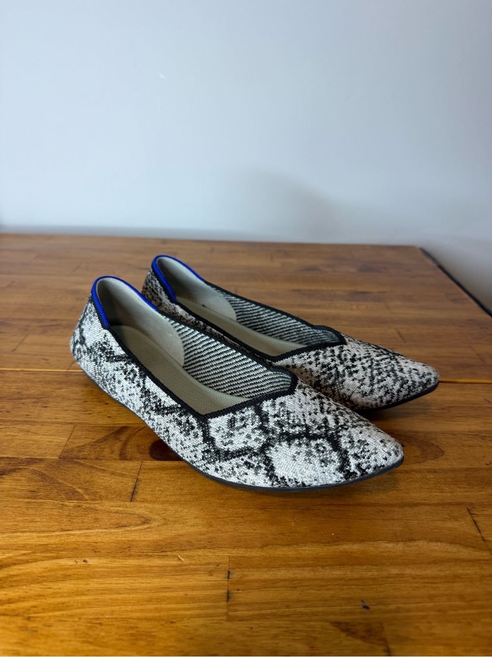 Rothy’s The Point Toe Flats Knit Python Black & White Print Size 9
